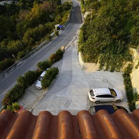 Emiliano Apartment Borsh